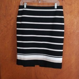 NWOT Black, white, and taupe WHBM size 10 skirt